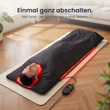 Einmal ganz abschalten – Mann liegt im Solvana Cocoon Rotlicht-Pod